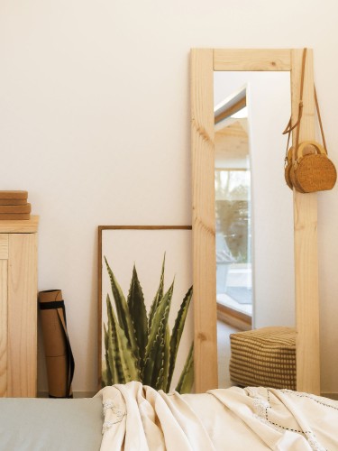 Miroir sur pied avec cadre en bois | LUFE