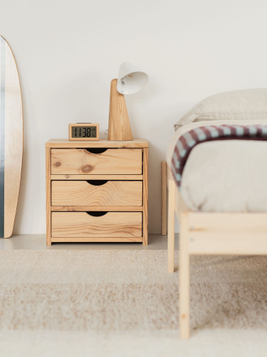 Comodino con 3 cassetti in legno | LUFE