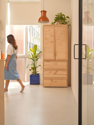 Armoire en bois naturel avec 3 tiroirs inférieurs | LUFE