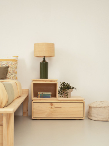 Comodino in legno naturale con vano e cassetto | LUFE
