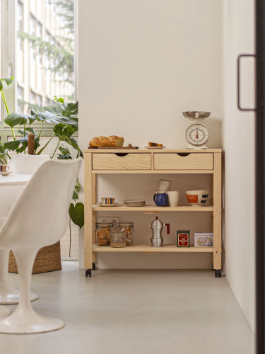 Chariot de cuisine et petit-déjeuner en bois naturel