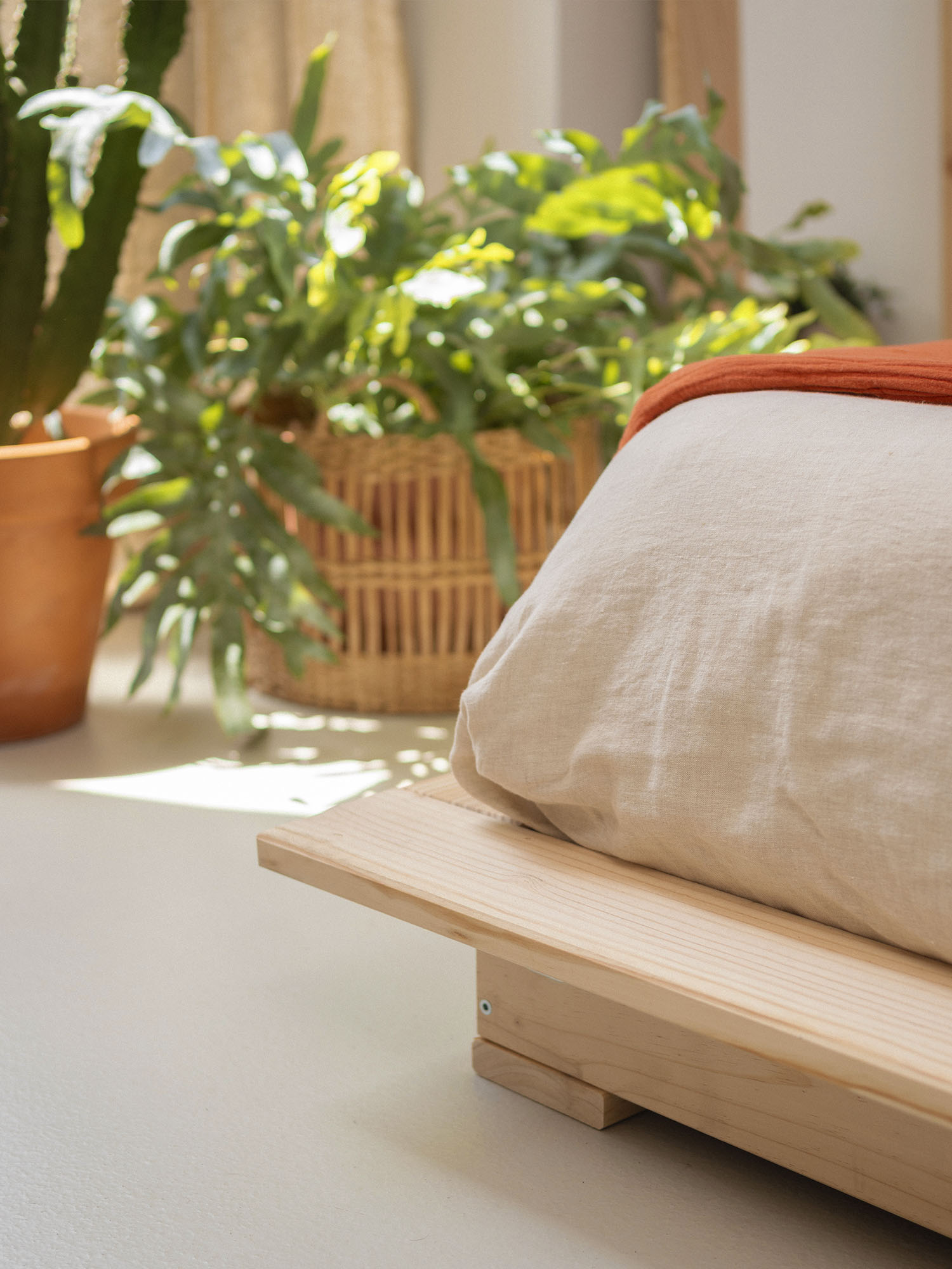 Imagen de ambiente 2 para:cama tatami de madera natural