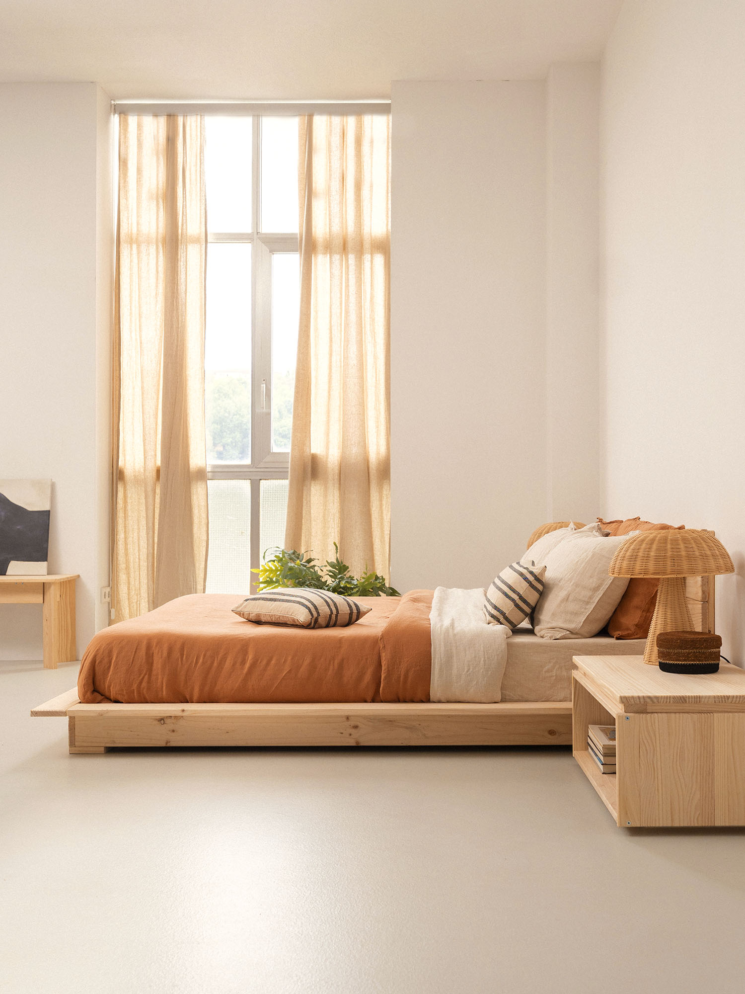 Imagen de ambiente 3 para:cama tatami de madera con cabecero