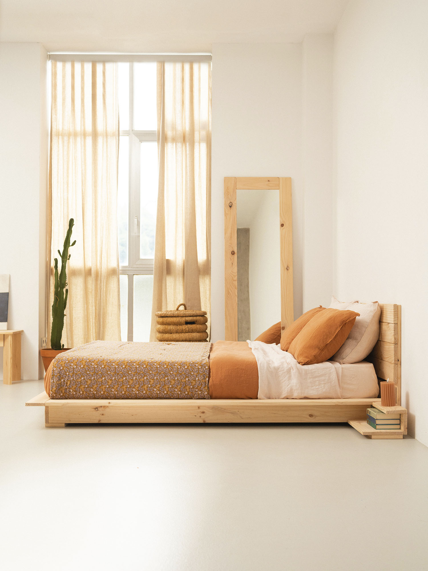 Imagen de ambiente 3 para:cama baja japonesa de madera natural